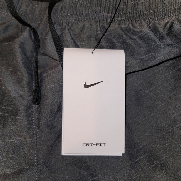 ADIDAS RUNNING SHORTS - Picture 4 of 5